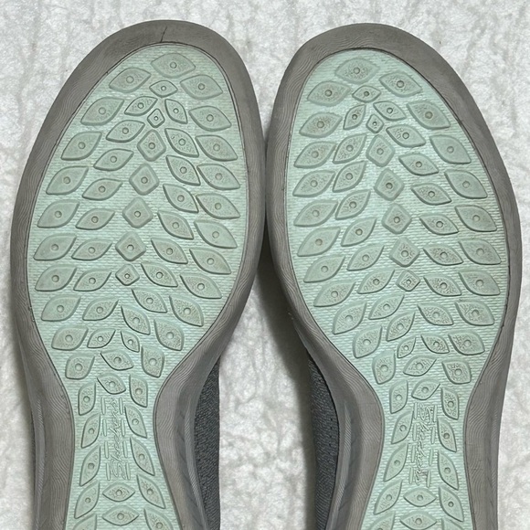 Skechers Womens Grey Newbury St Slip-Ins.Knit Memory Foam Sneakers Shoes SZ 7.5 - Picture 9 of 11